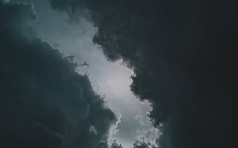 Wat zijn de gemiddelde temperaturen tijdens het jaar in praag?