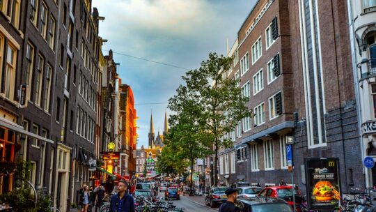 Welke voordelen biedt wonen in holland rijnland?