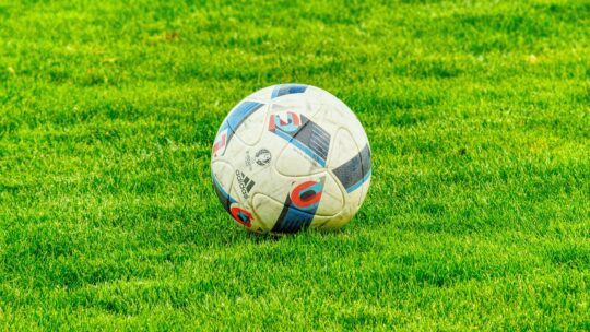 Waarom je ten minste één keer in je leven deel moet nemen aan een georganiseerde voetbalreis